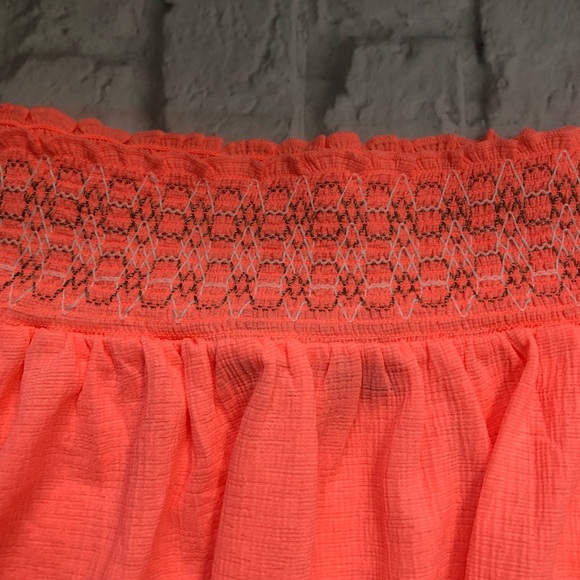 NWOT Off The Shoulder Top - Picture 3 of 4